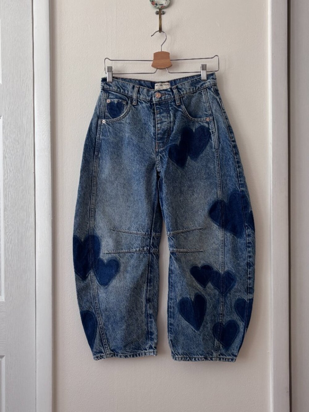We The Free People Shadow Patch Heart Barrel Good Luck Jeans - Picture 5 of 11